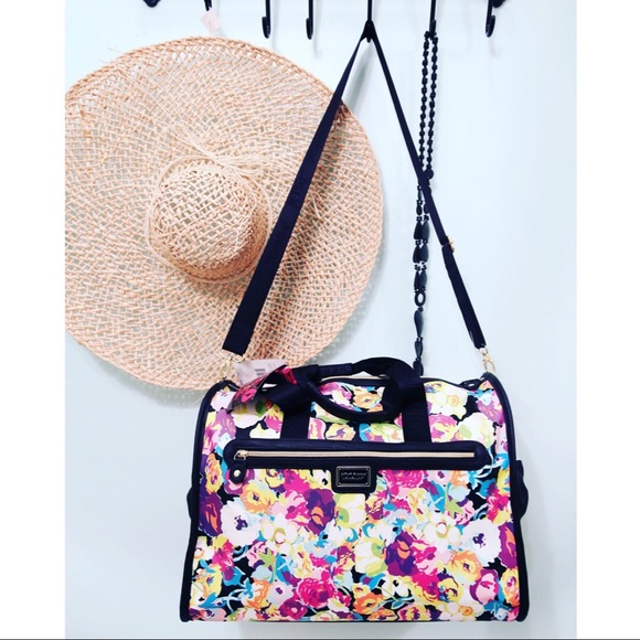 Betsey Johnson Handbags - Betsey Johnson weekender bag
